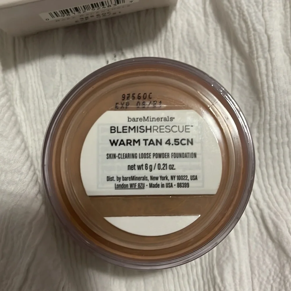 NIB- Ace Beaute - Loose Setting Powder - Medium